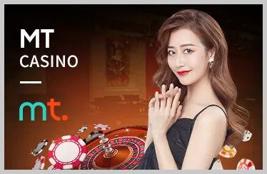 Người chia bài trực tiếp đang chia bài Baccarat
